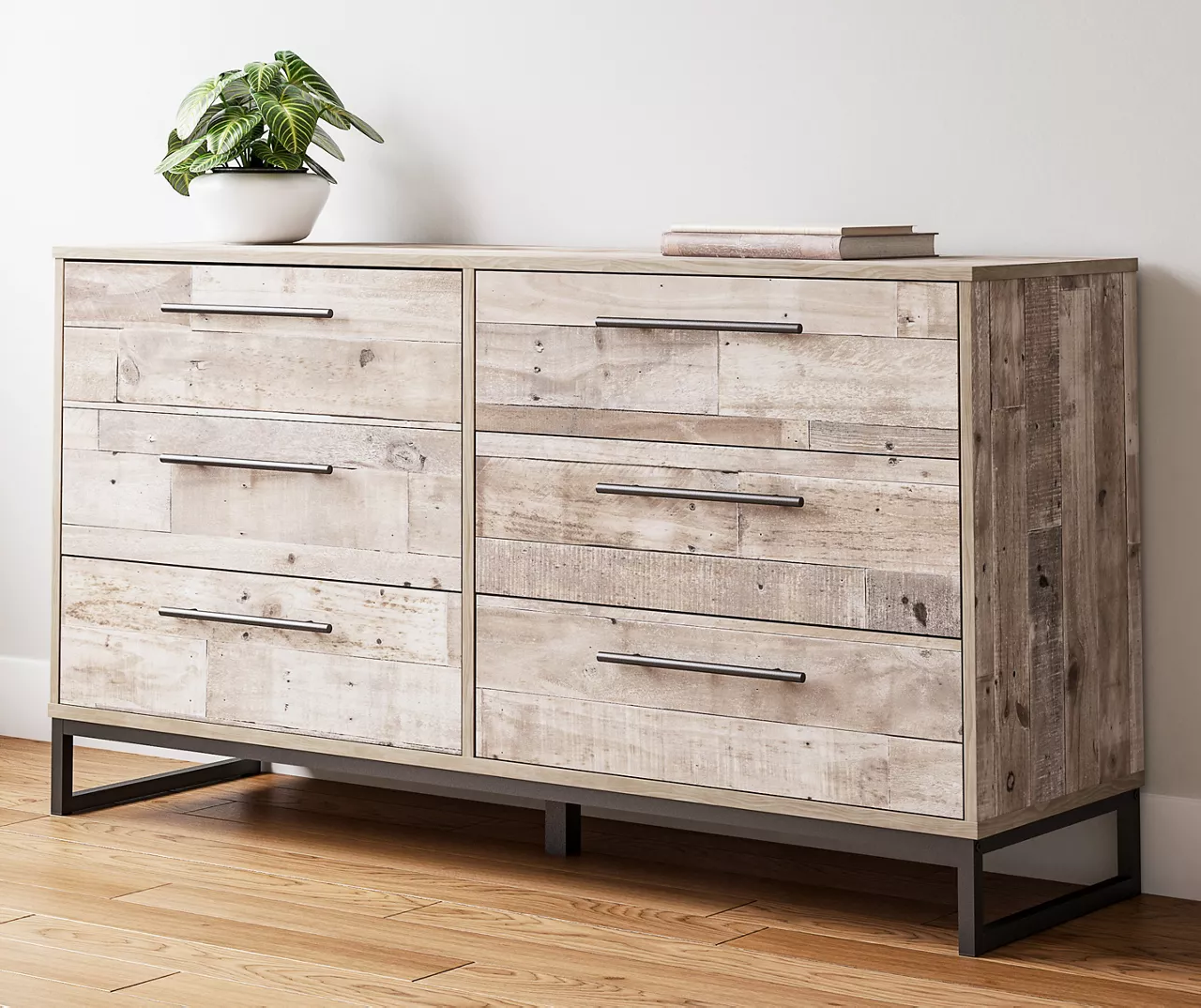 Signature Design By Ashley Neilsville 6-Drawer Dresser - Image 13